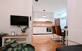 Doma-Lu Apartment-Free Parking-Near Zagreb Airport